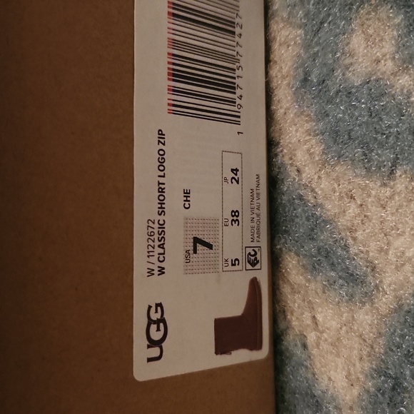 UGG Brown Boots - Picture 4 of 4